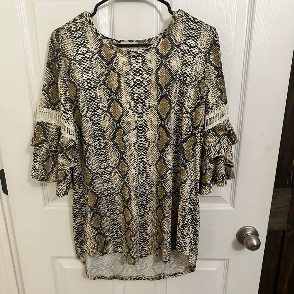 Grace & Emma, Snake Print, Size M